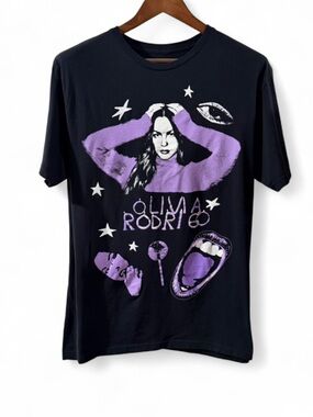 Olivia Rodrigo Tour Graphic T-Shirt Size Men’s Large